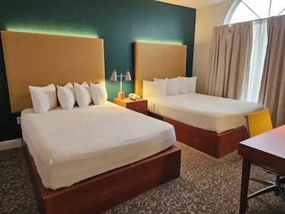 SureStay Plus by Best Western Orlando Lake Buena Vista - 93