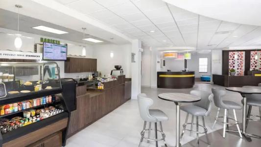 Avanti International Resort - 12