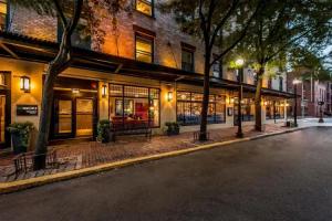 Staypineapple, A Delightful Hotel, South End