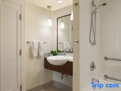 Renaissance Boston Seaport - 126