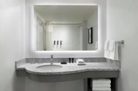 Renaissance Boston Seaport - 123