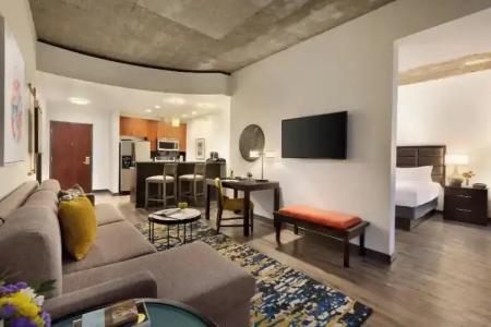 Twelve Downtown, Autograph Collection - 99