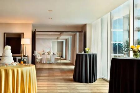 Twelve Downtown, Autograph Collection - 35