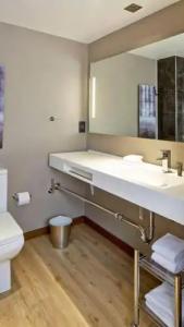 AC Atlanta Downtown - 13