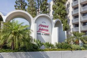 Howard Johnson by Wyndham Hotel & Water Playground, Anaheim
