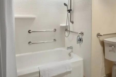 Fairfield by Marriott Anaheim Resort - 34