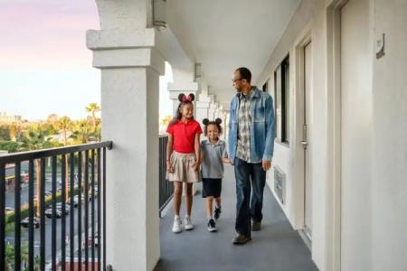 Fairfield by Marriott Anaheim Resort - 58