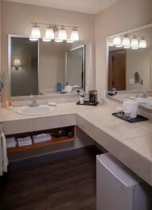 Bay Club and Marina - 69