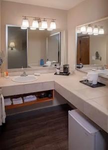 Bay Club and Marina - 54