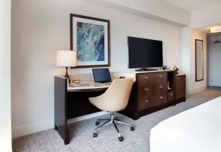 Hilton San Diego Bayfront - 4