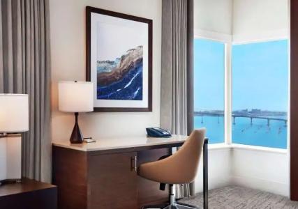 Hilton San Diego Bayfront - 2
