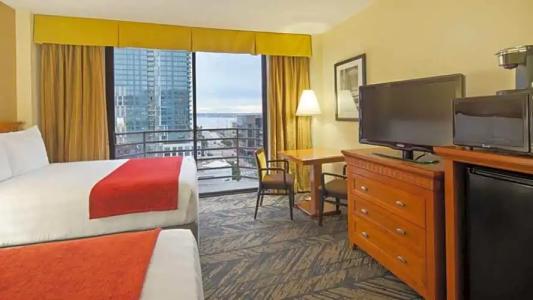 Best Western Plus Bayside Inn - 72