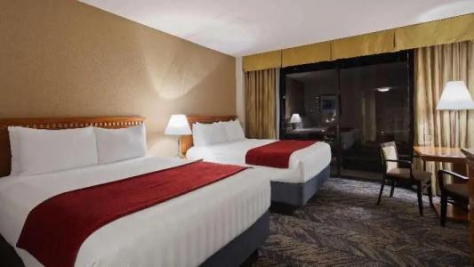 Best Western Plus Bayside Inn - 59
