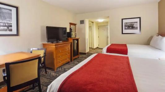 Best Western Plus Bayside Inn - 37