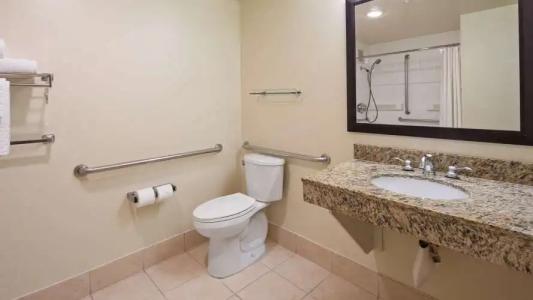 Best Western Plus Bayside Inn - 10