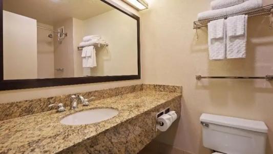 Best Western Plus Bayside Inn - 62