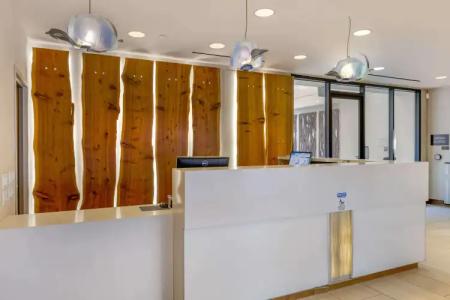 Best Western Plus Bayside Inn - 28