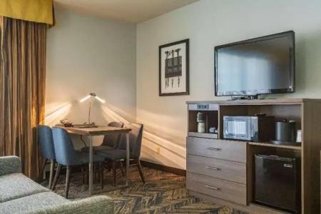 Best Western Plus Bayside Inn - 112