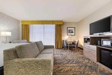 Best Western Plus Bayside Inn - 107