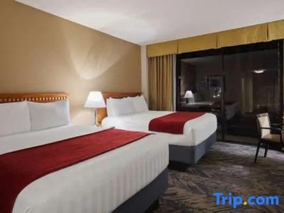 Best Western Plus Bayside Inn - 98