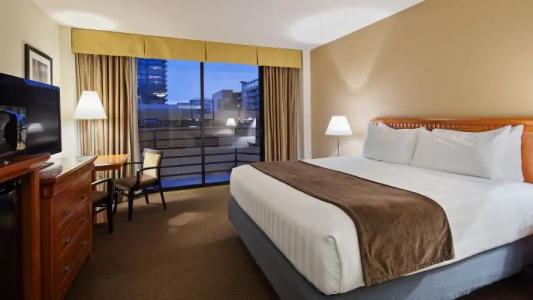 Best Western Plus Bayside Inn - 4