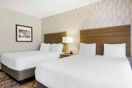 Best Western Plus Bayside Inn - 90