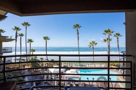 Pacific Terrace - 67