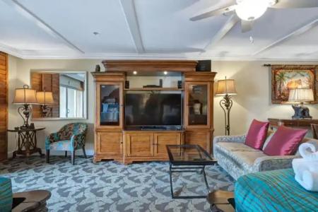 Pacific Terrace - 112