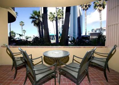 Pacific Terrace - 18