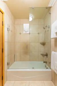 Pacific Terrace - 68