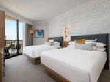 Deluxe Bay Tower Quadruple room with balcony and with marina view