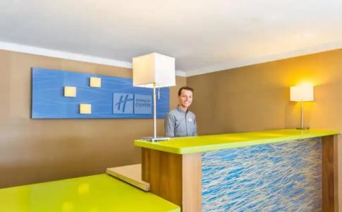 Holiday Inn Express San Diego SeaWorld, an IHG - 11