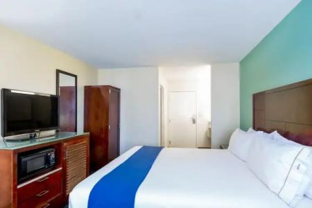 Holiday Inn Express San Diego SeaWorld, an IHG - 31