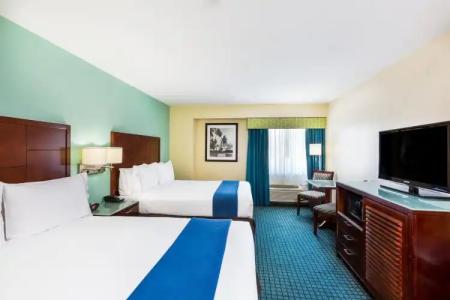 Holiday Inn Express San Diego SeaWorld, an IHG - 40