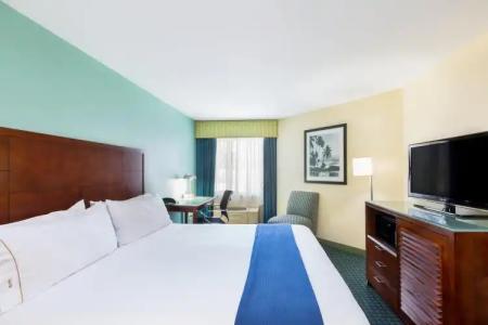 Holiday Inn Express San Diego SeaWorld, an IHG - 29