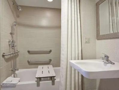 DoubleTree by Hilton Philadelphia Center City - 41