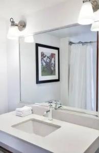 Four Points Philadelphia Northeast - 40