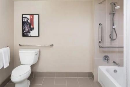 Delta Philadelphia Airport - 44