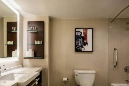 Delta Philadelphia Airport - 40