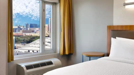 SpringHill Suites by Marriott Las Vegas Convention Center - 33