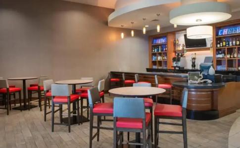SpringHill Suites by Marriott Las Vegas Convention Center - 10