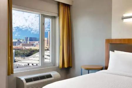 SpringHill Suites by Marriott Las Vegas Convention Center - 43