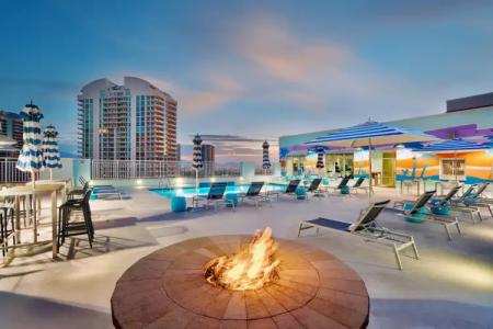 SpringHill Suites by Marriott Las Vegas Convention Center - 17