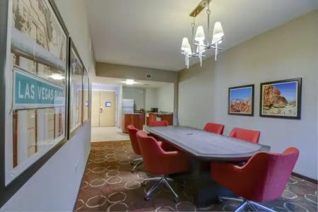 Hampton Inn Tropicana - 79