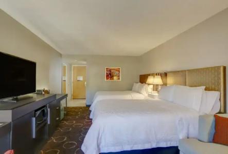 Hampton Inn Tropicana - 57