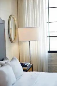 Renaissance New Orleans Arts Warehouse District - 42