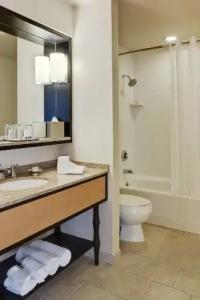 Renaissance New Orleans Arts Warehouse District - 6