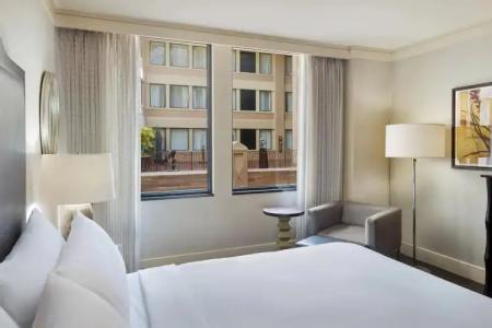 Renaissance New Orleans Arts Warehouse District - 24