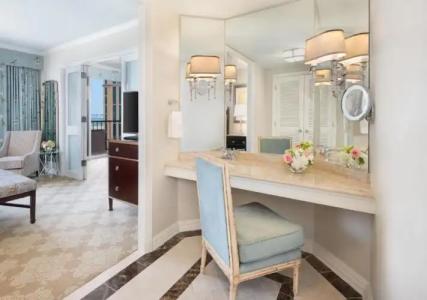 The Windsor Court - 101