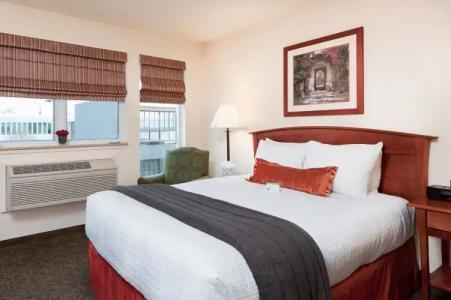 The Mediterranean Inn - 4